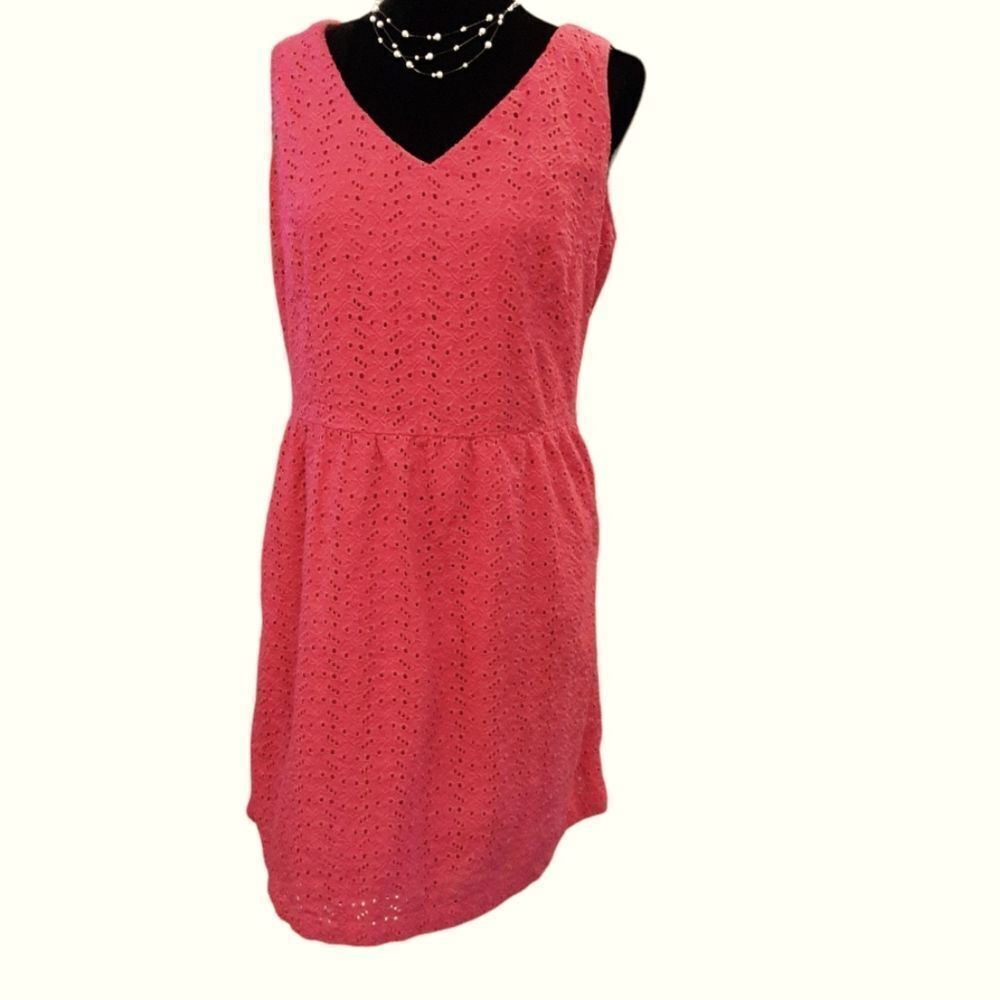 L.L.Bean Dress Fuschia Eyelet Lace Sleeveless Set-In Waist size 12 - Picture 5 of 13